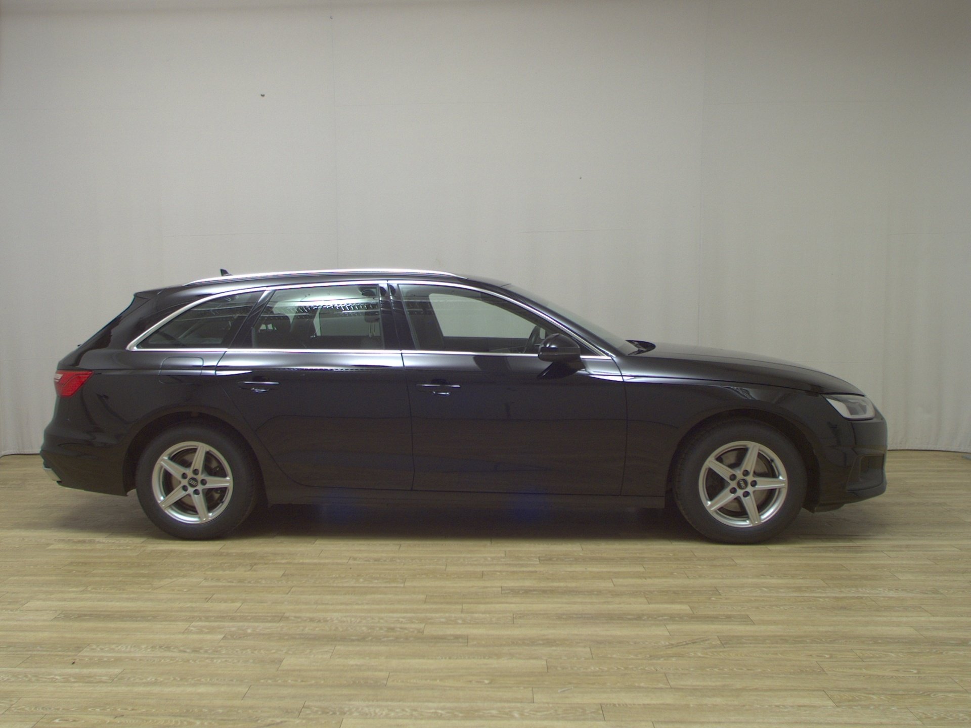 Audi A4 Avant 35 TDI Navi LED AHK PDC SHZ