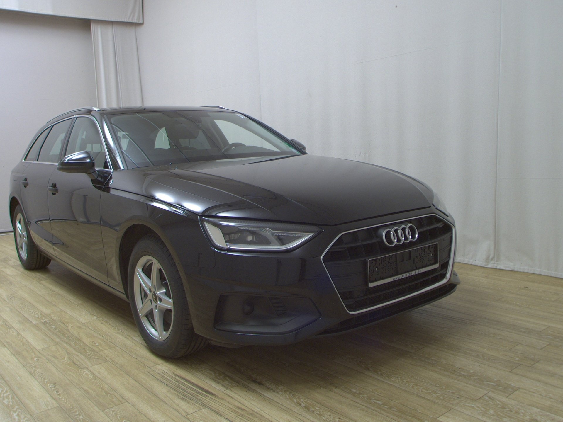 Audi A4 Avant 35 TDI Navi LED AHK PDC SHZ 3