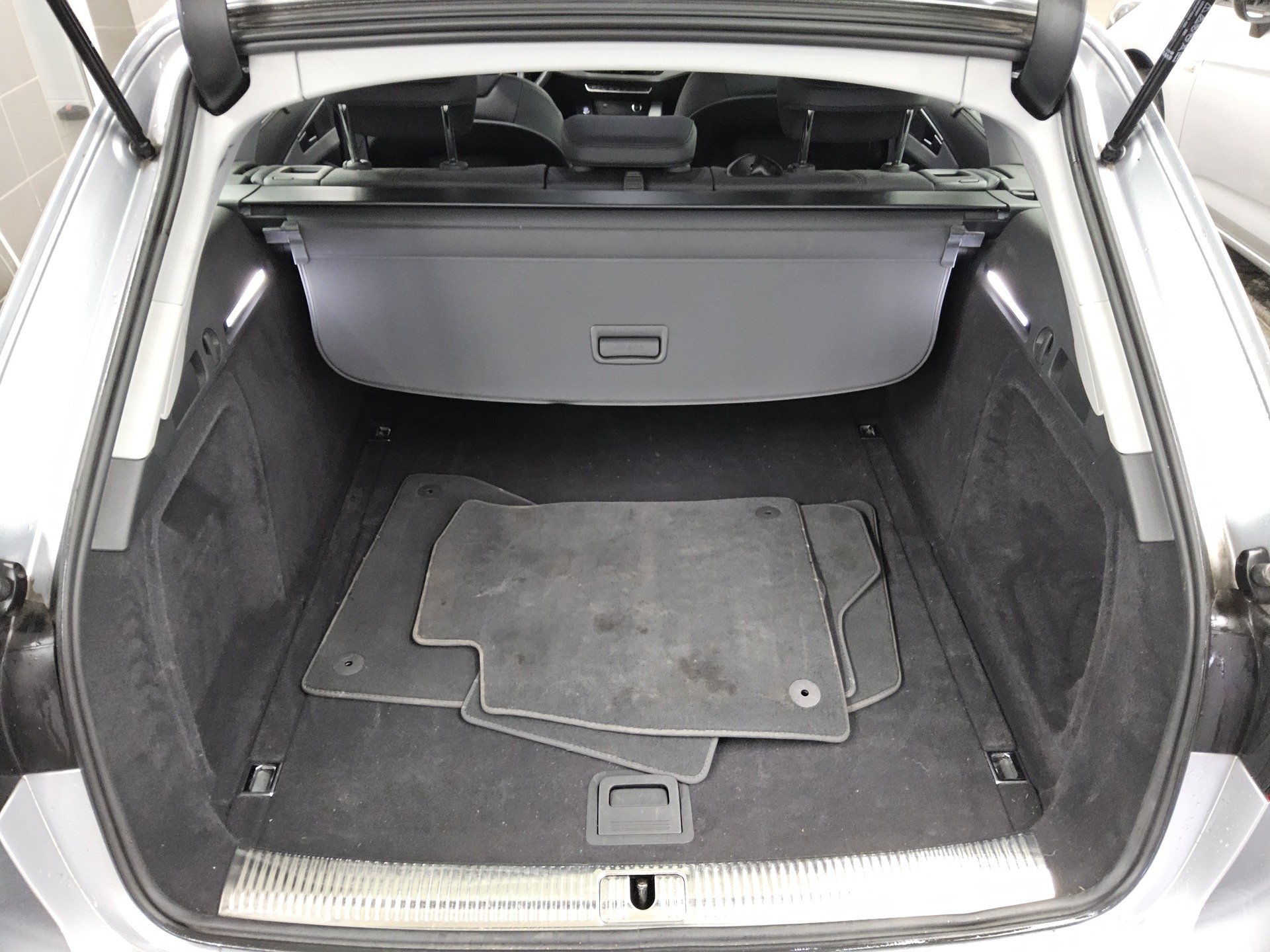 Audi A4 Avant 40 TDI Leder Navi LED PDC Shz Tempomat 11