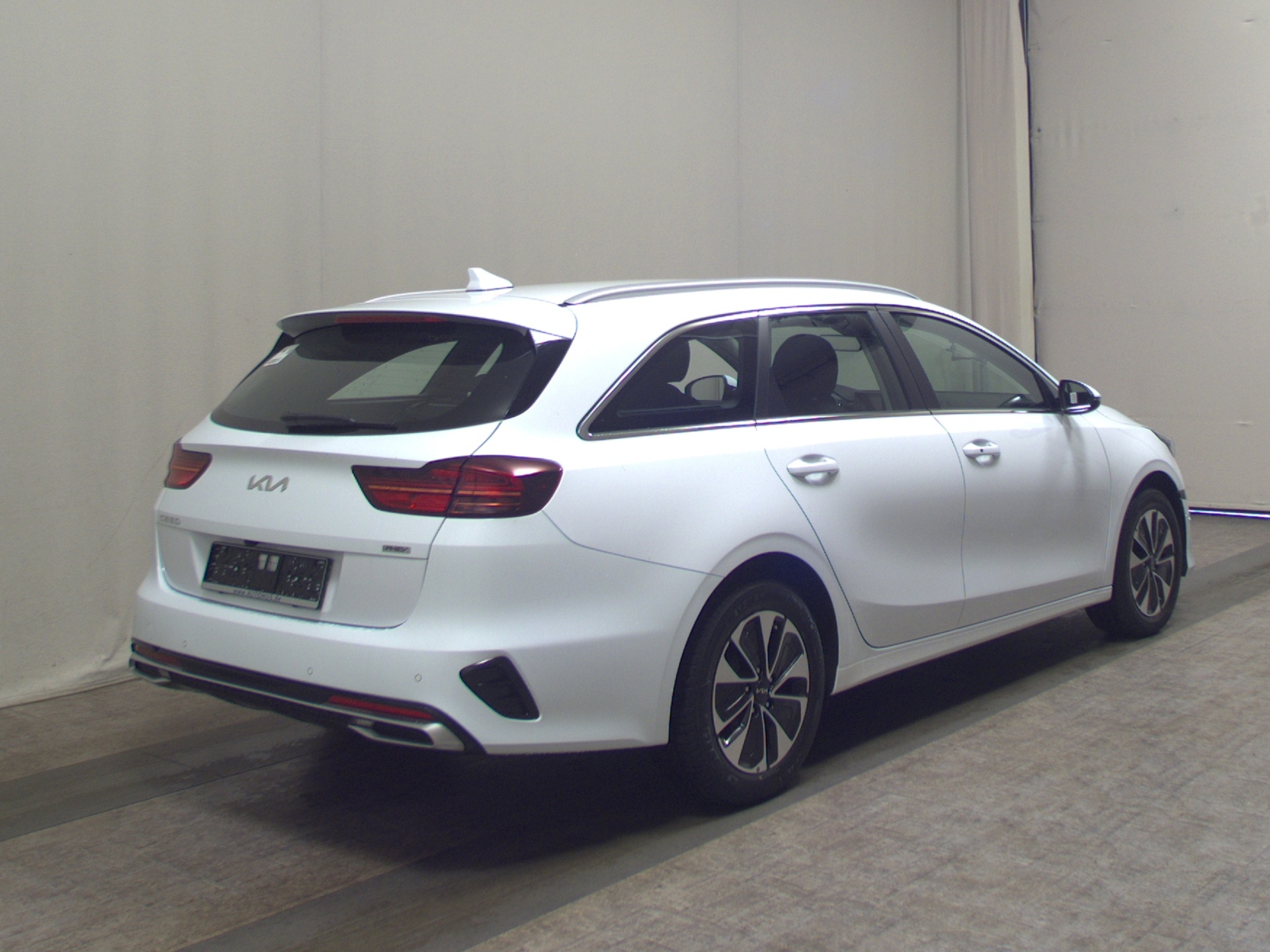 Kia cee'd 1.6 T-GDI PHEV Vision LED Shz PDC RfK 4