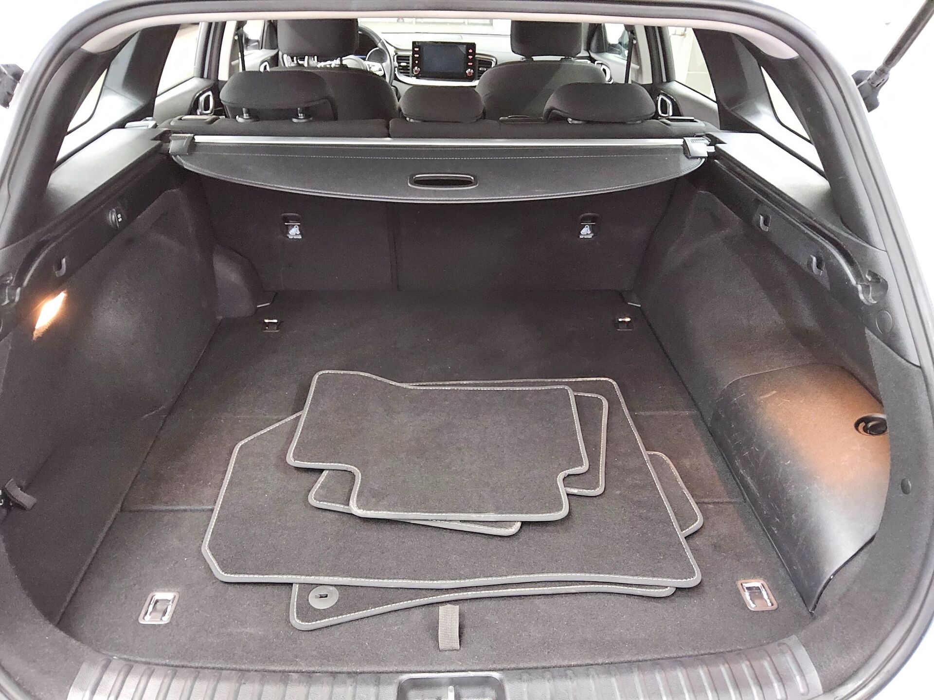 Kia cee'd 1.6 T-GDI PHEV Vision LED Shz PDC RfK 11