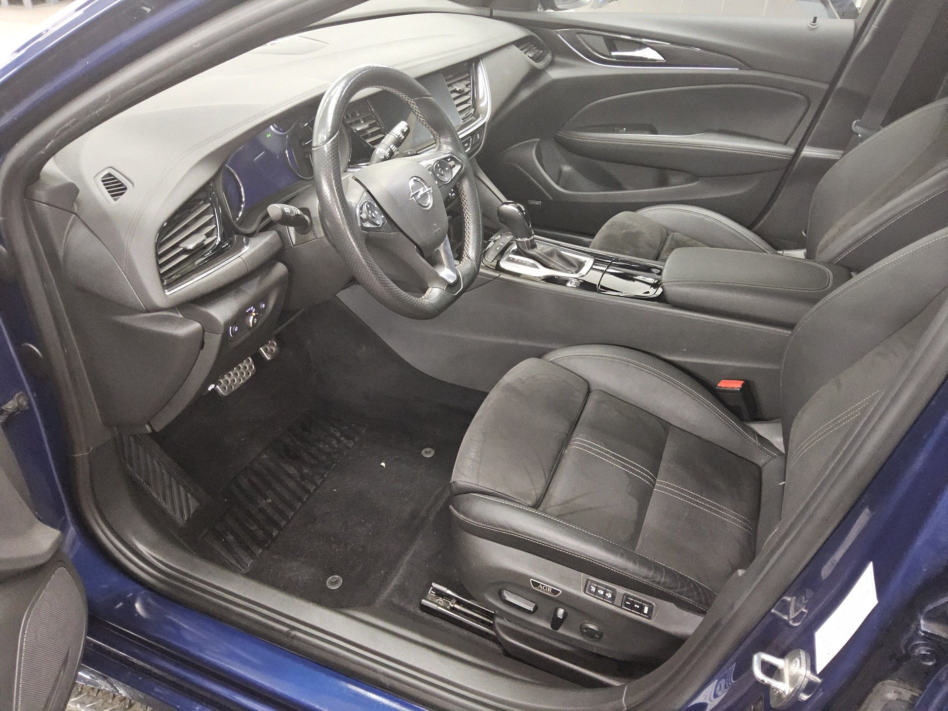 Opel Insignia ST 1.5 D Ultimate Navi BOSE LED AHK 8