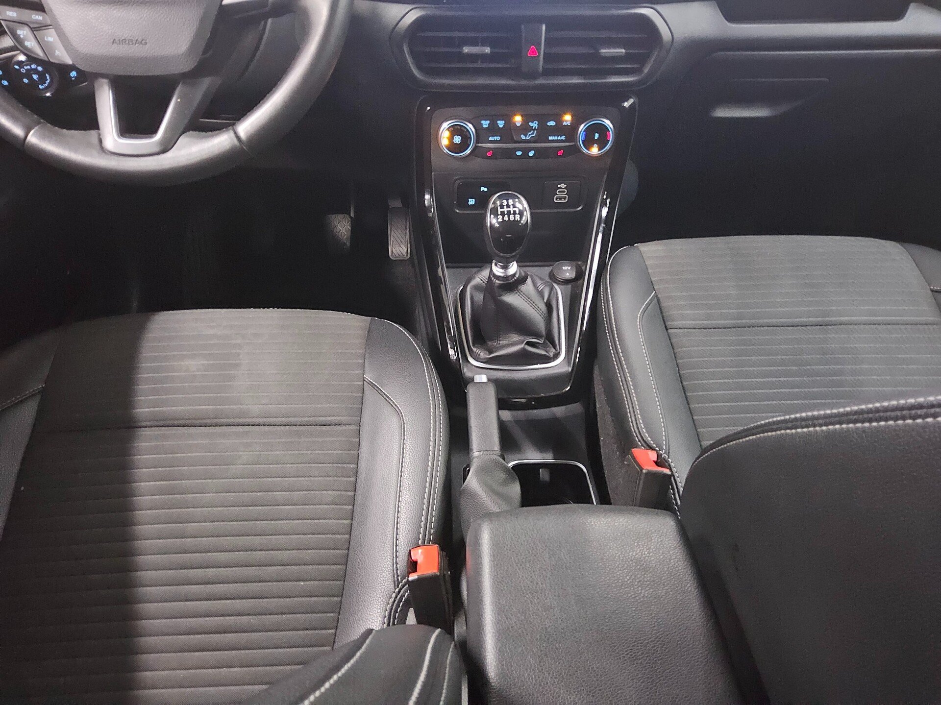 Ford EcoSport 1.0 EB Titanium LED T-Leder RFK 6