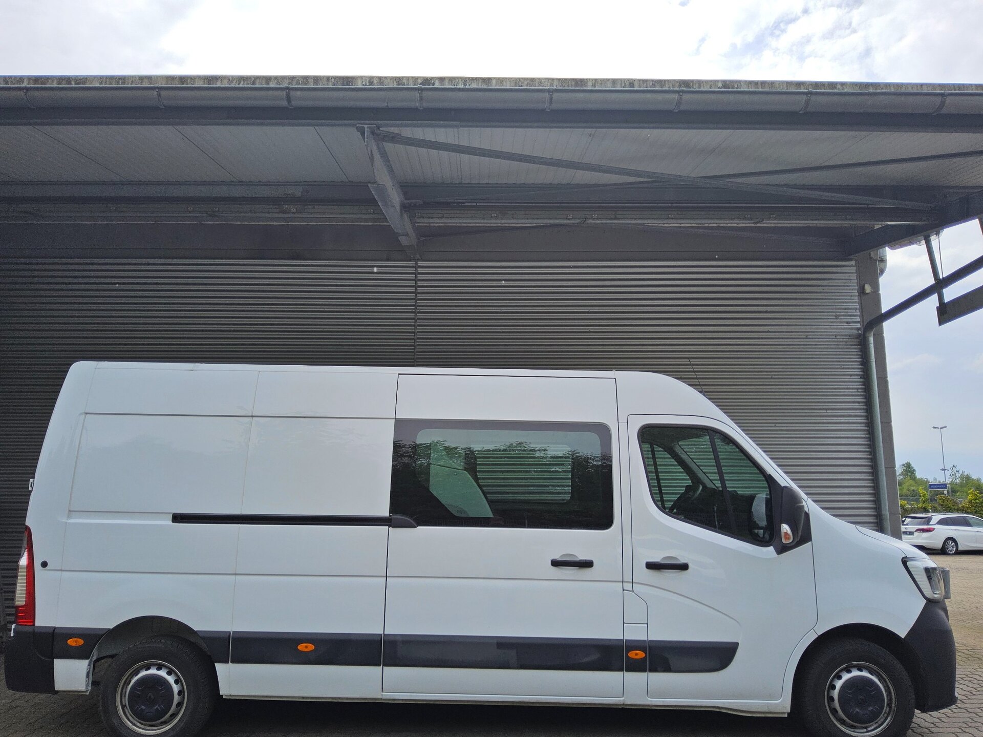 Renault Master L3H2 2.3 dCi Kasten 7-Sitzer AUX-IN LED