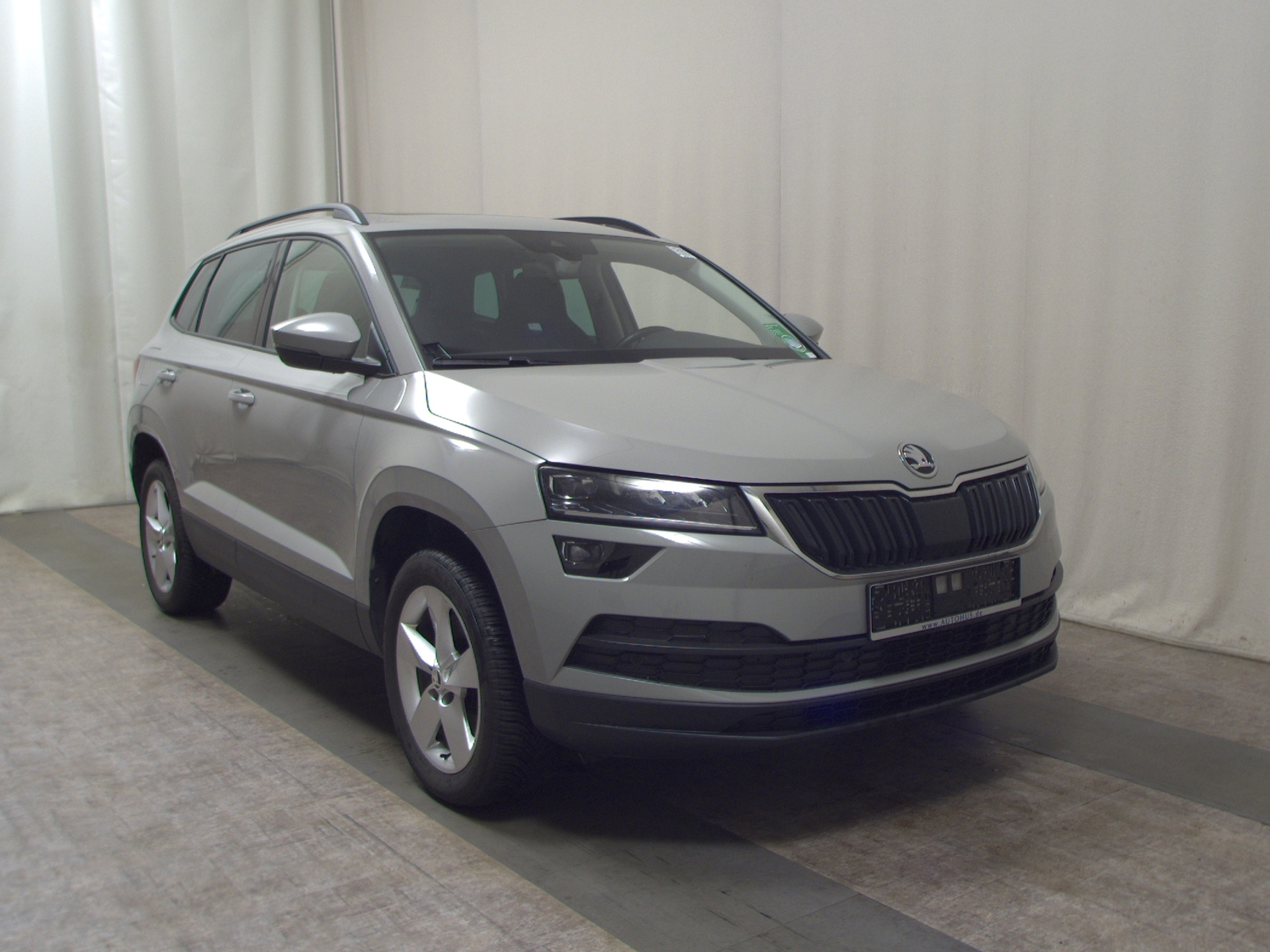 Skoda Karoq 2.0 TDI Ambition Navi LED Pano ACC PDC Shz 3