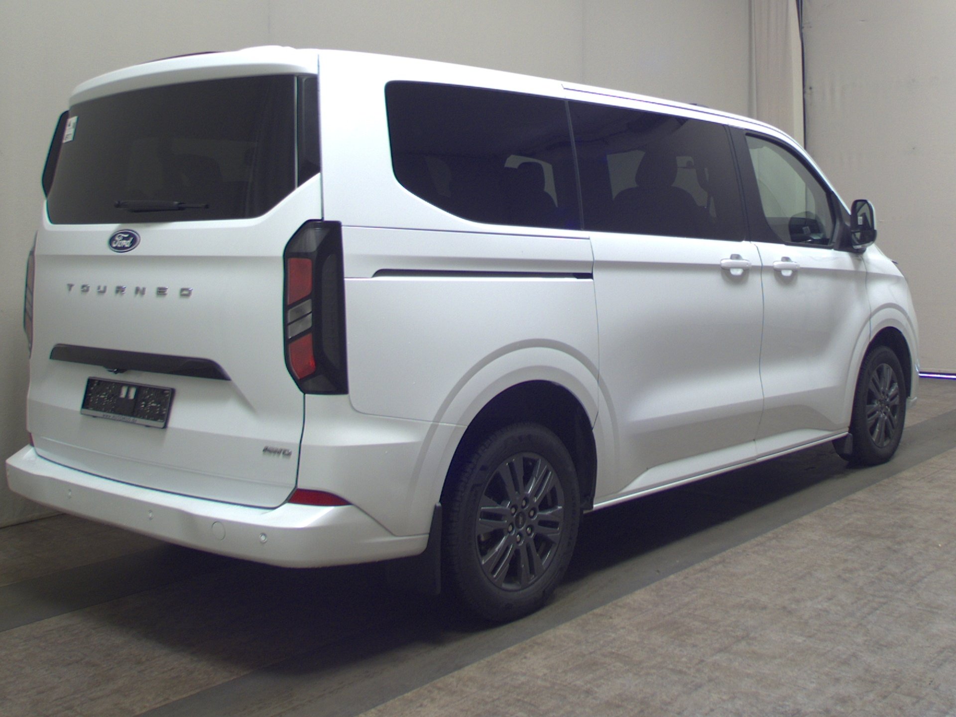 Ford Tourneo Custom 2.0 EB Titanium 8-Sitzer Navi LED 4
