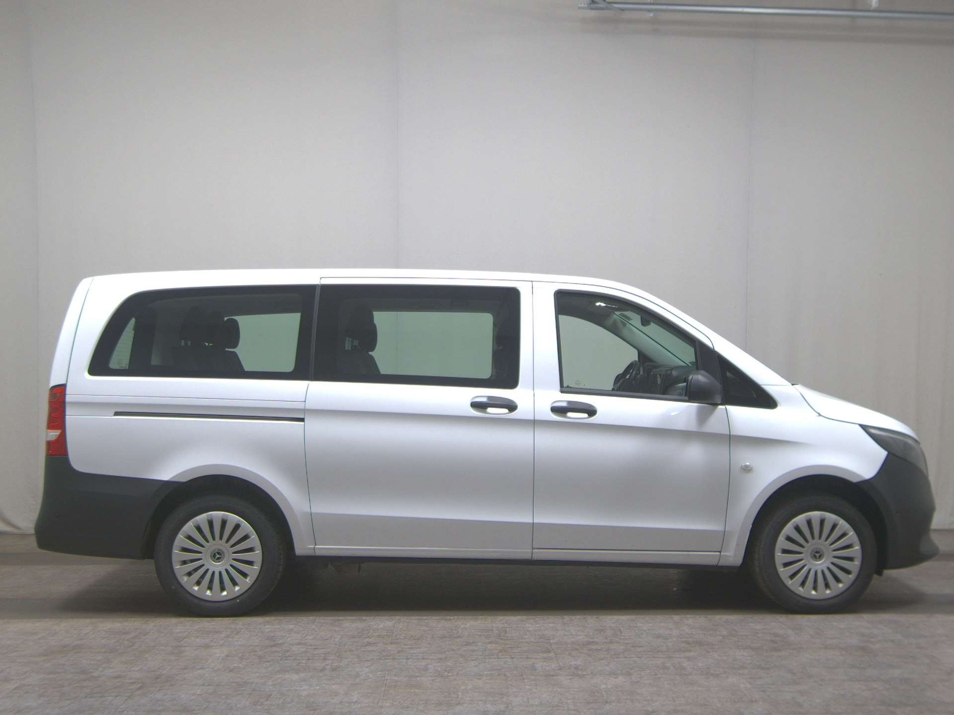 Mercedes-Benz Vito CDI 4x4 Pro lang 8-Sitze Navi RfK MBUX