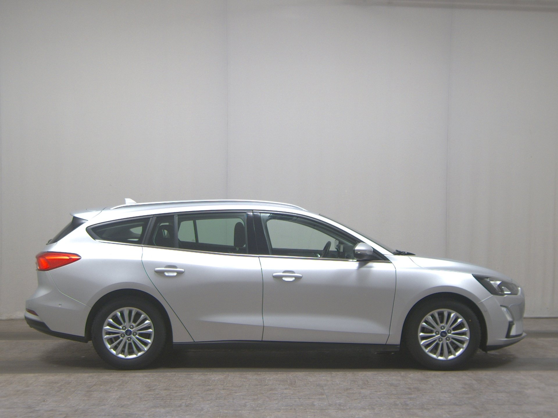 Ford Focus Turnier 1.0 EB Titanium Navi LED Kamera