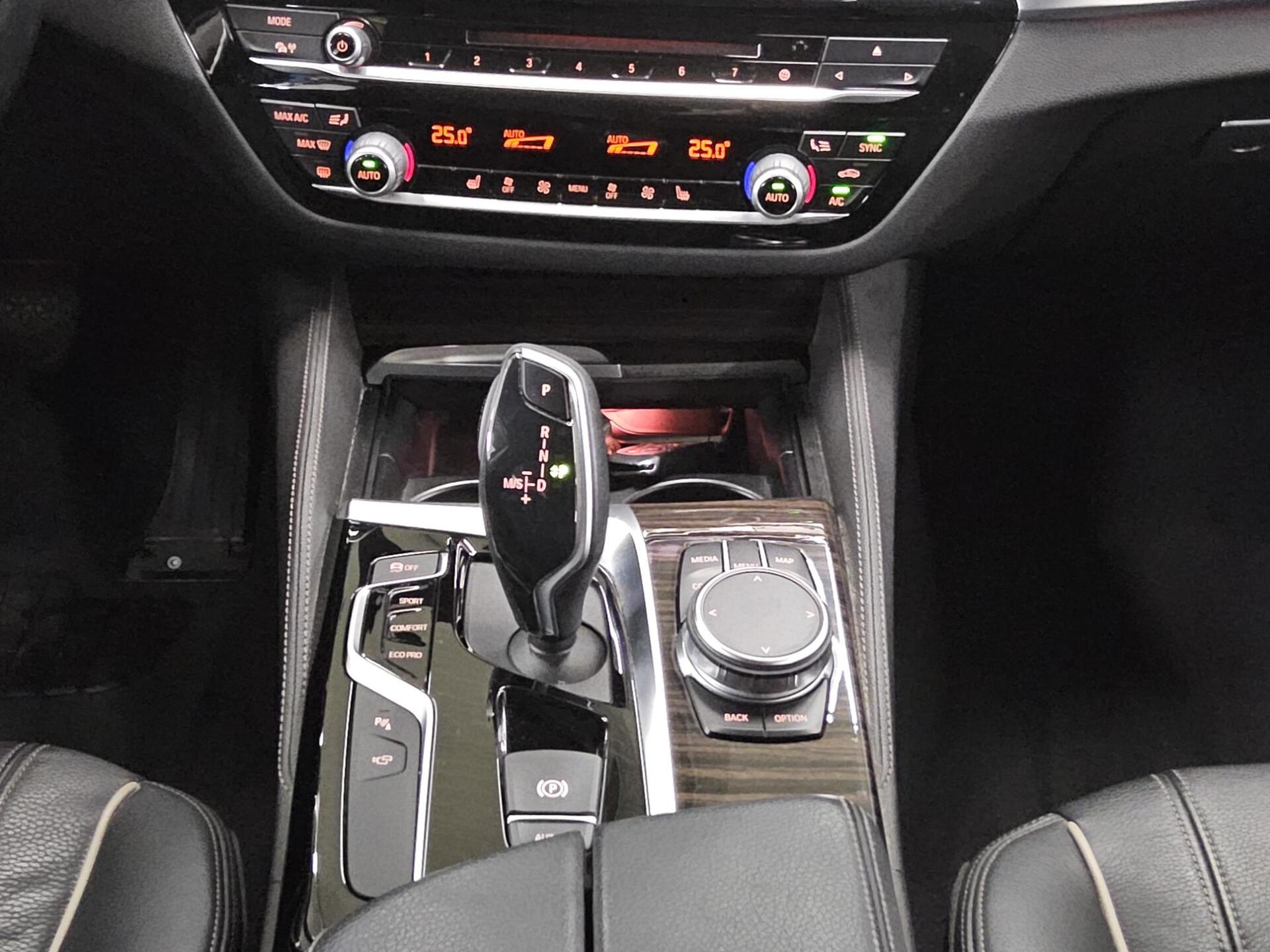 BMW 530dA Touring xDr Luxury-Line Navi HuD H/K LED 6