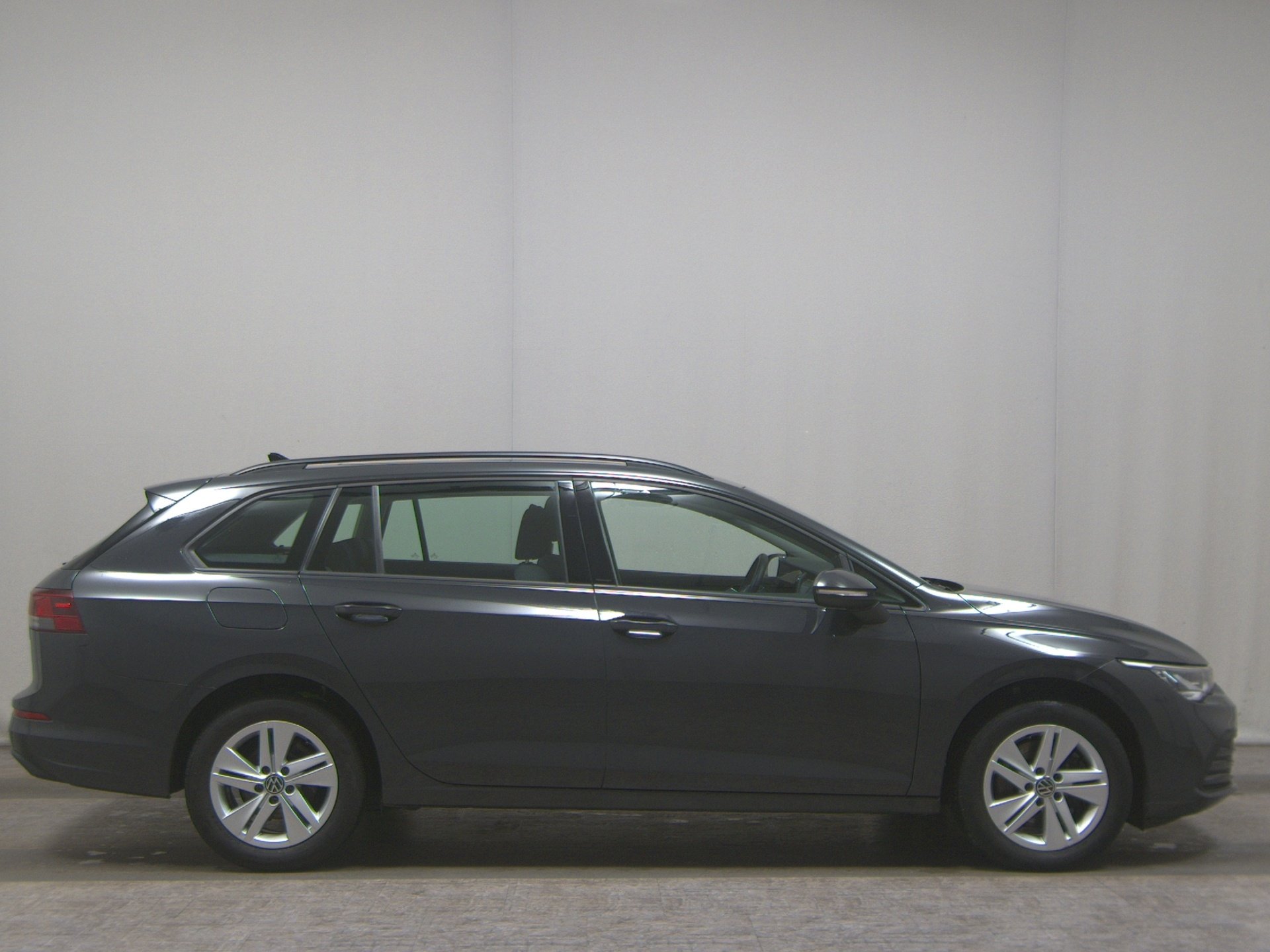 Volkswagen Golf-8 Var. 2.0 TDI Life Navi LED DC Pano ACC
