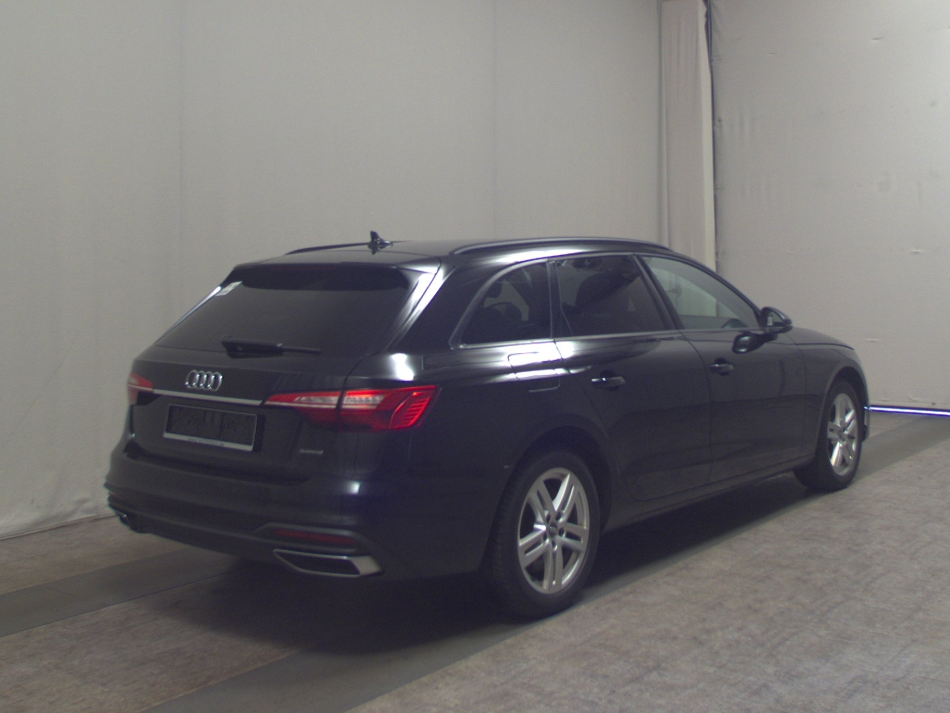 Audi A4 Avant 45 TDI Qu. Leder Navi LED ACC Ambiente 4