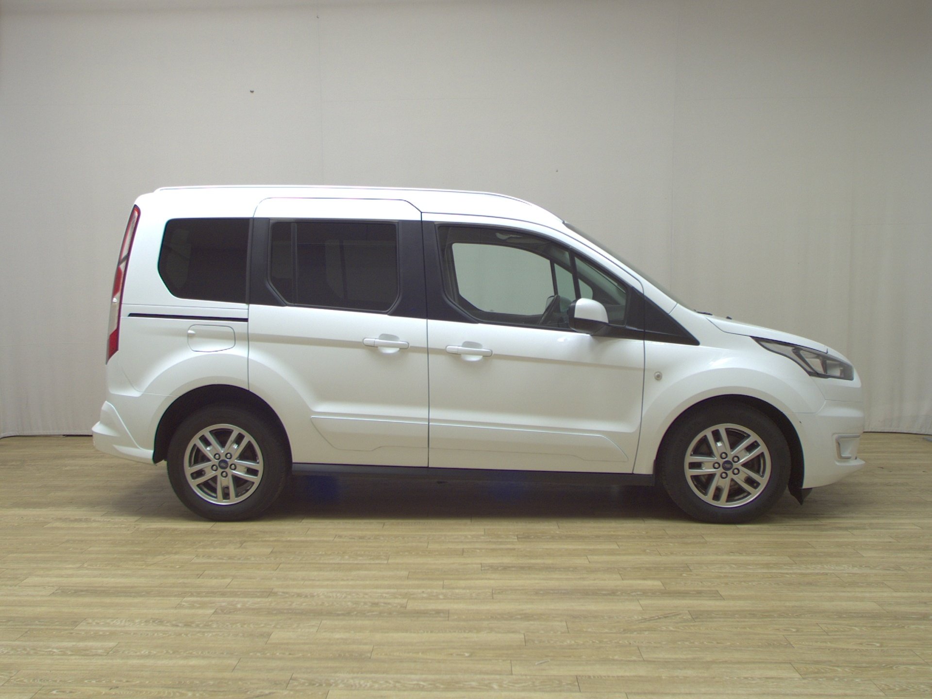 Ford Tourneo Connect 1.5 EB Titanium 5-Sitze Nav Pano