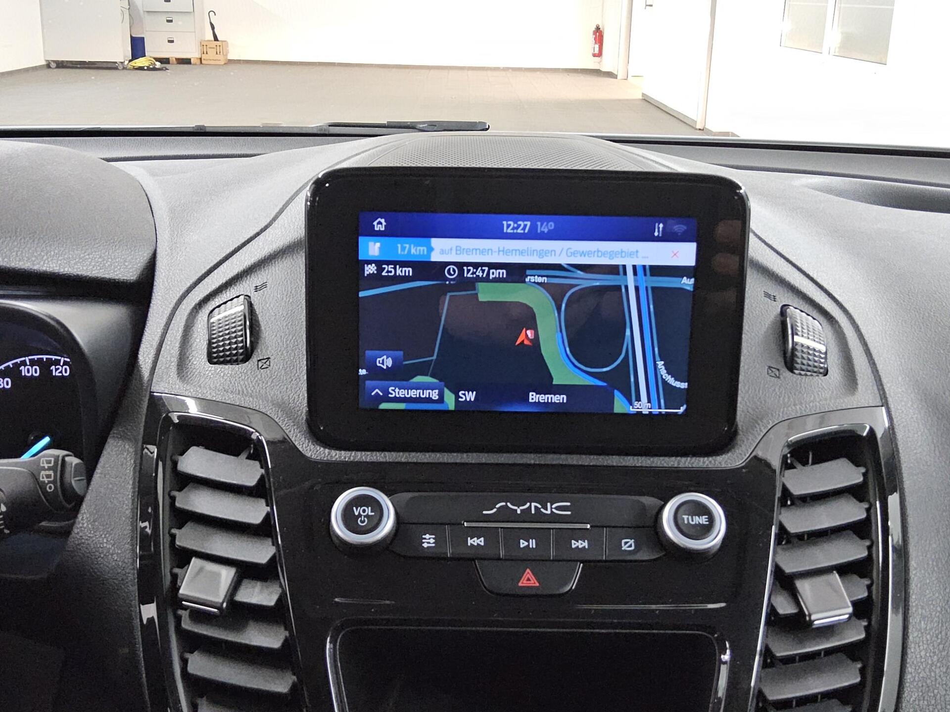 Ford Tourneo Connect 1.5 EB Titanium 5-Sitze Nav Pano 7