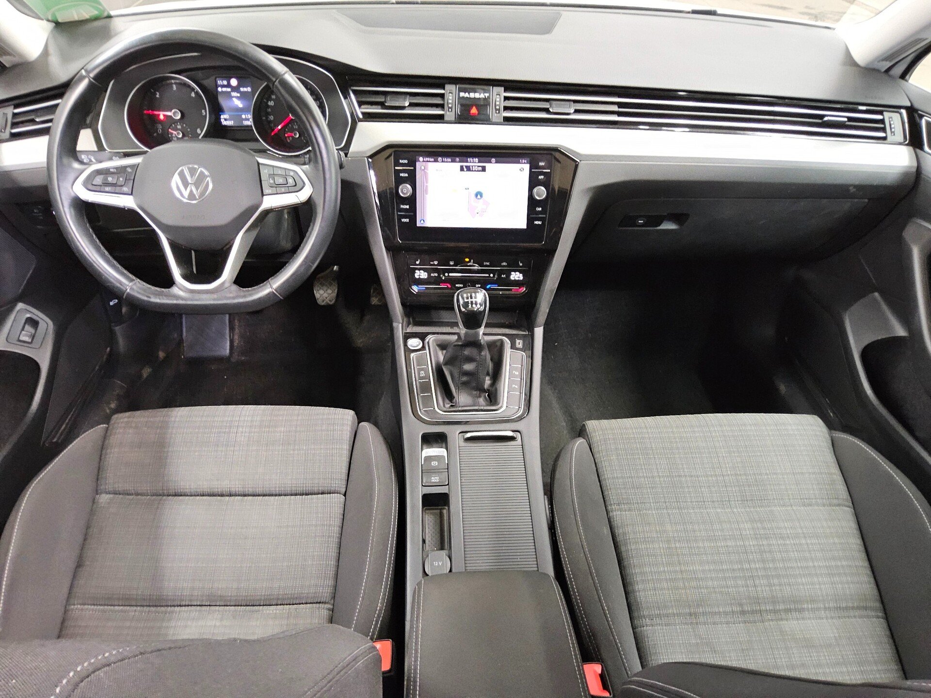 Volkswagen Passat Var. 2.0 TDI Business Navi LED Pano RFK 5