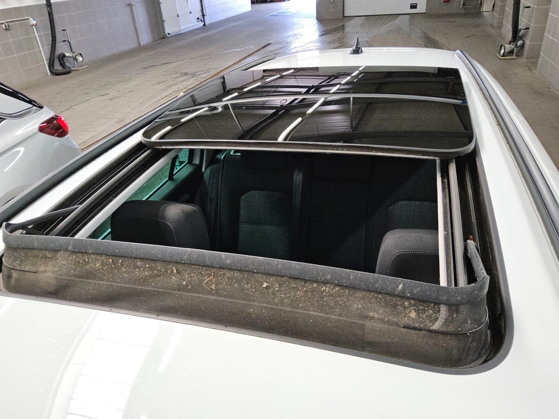 Volkswagen Passat Var. 2.0 TDI Business Navi LED Pano RFK 11
