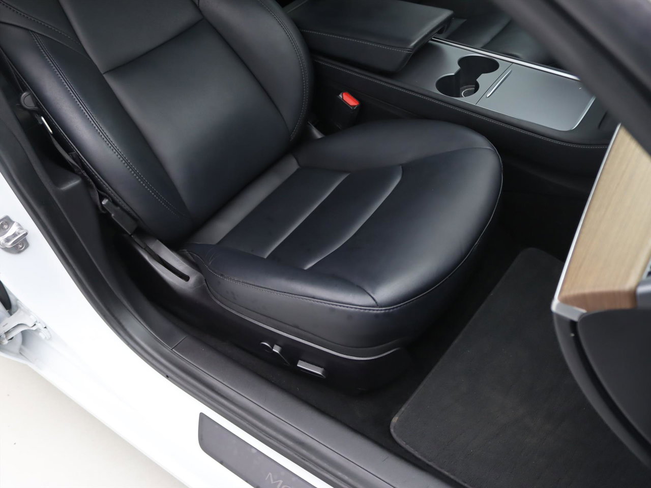 Tesla Model 3 Long-Range AWD 351pk 75 kWh FACELIFT 87% SoH [ WARMTEPOMP+AUTOPILOT+620KM WLTP+19 INCH+PREMIUM AUDIO ] 18