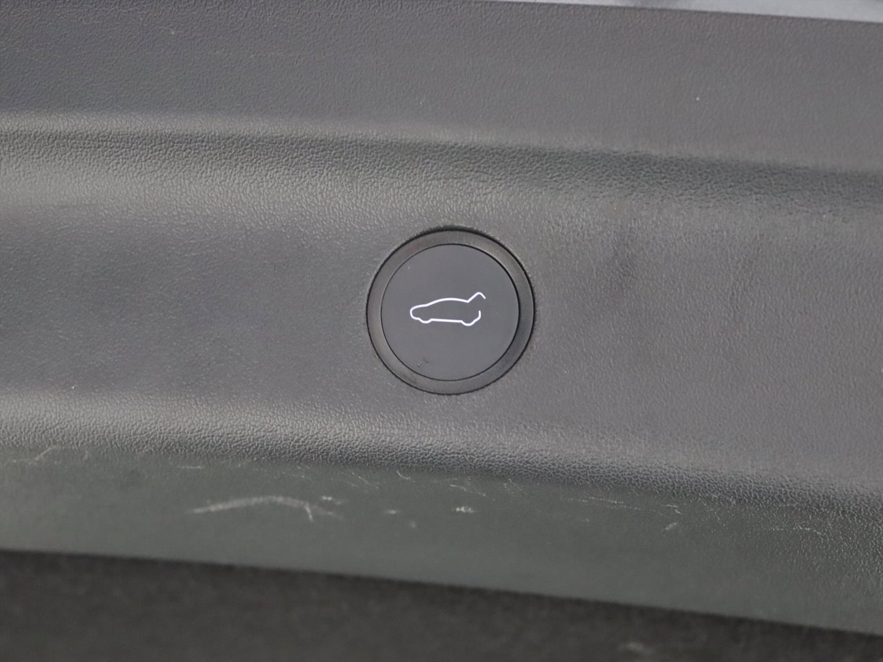 Tesla Model Y Long-Range AWD 351pk 75 kWh [ AUTOPILOT+20 INCH+533KM WLTP+PREMIUM AUDIO ] 10