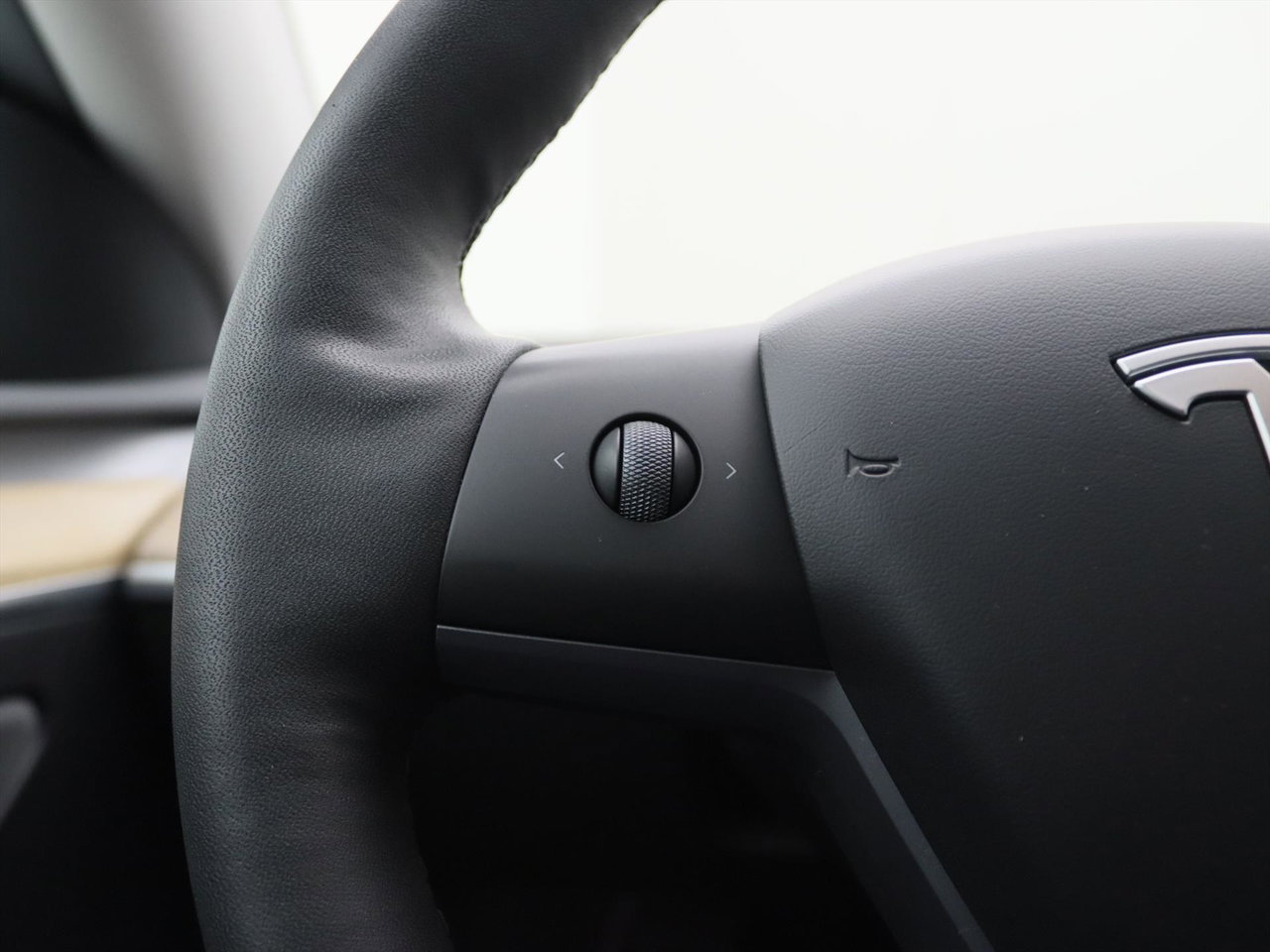 Tesla Model Y Standard RWD Plus 351pk 93% SoH [ LFP ACCU+AUTOPILOT+19 INCH+PREMIUM AUDIO ] 20
