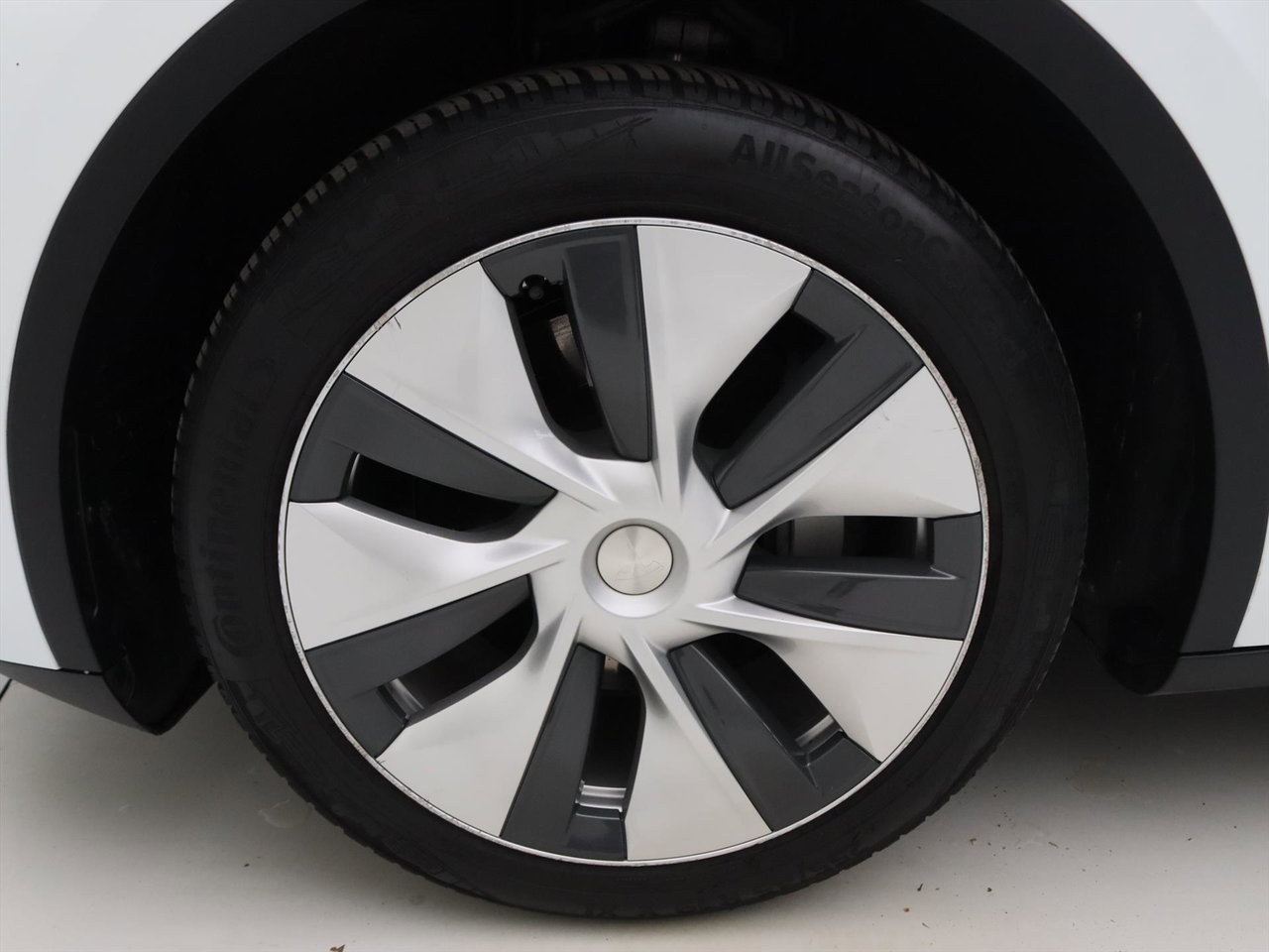 Tesla Model Y Standard RWD Plus 351pk 93% SoH [ LFP ACCU+AUTOPILOT+19 INCH+PREMIUM AUDIO ] 14