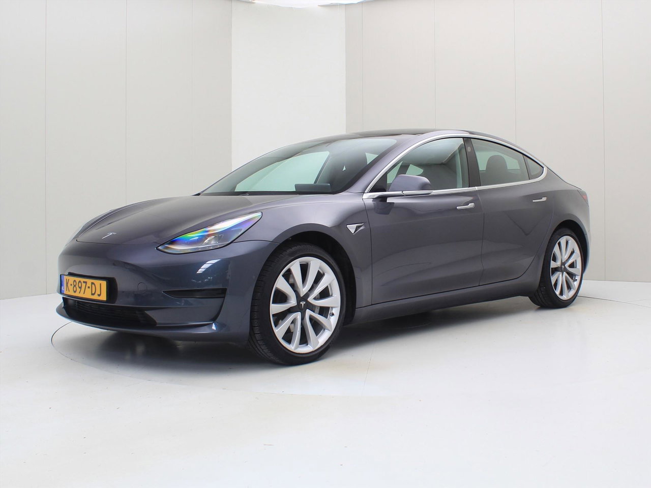 Tesla Model 3 Standard RWD Plus [ LFP ACCU+AUTOPILOT+19 INCH+PREMIUM AUDIO ]