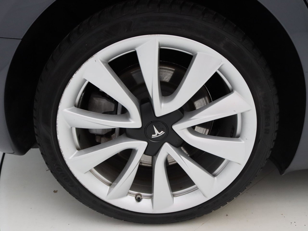 Tesla Model 3 Standard RWD Plus [ LFP ACCU+AUTOPILOT+19 INCH+PREMIUM AUDIO ] 9