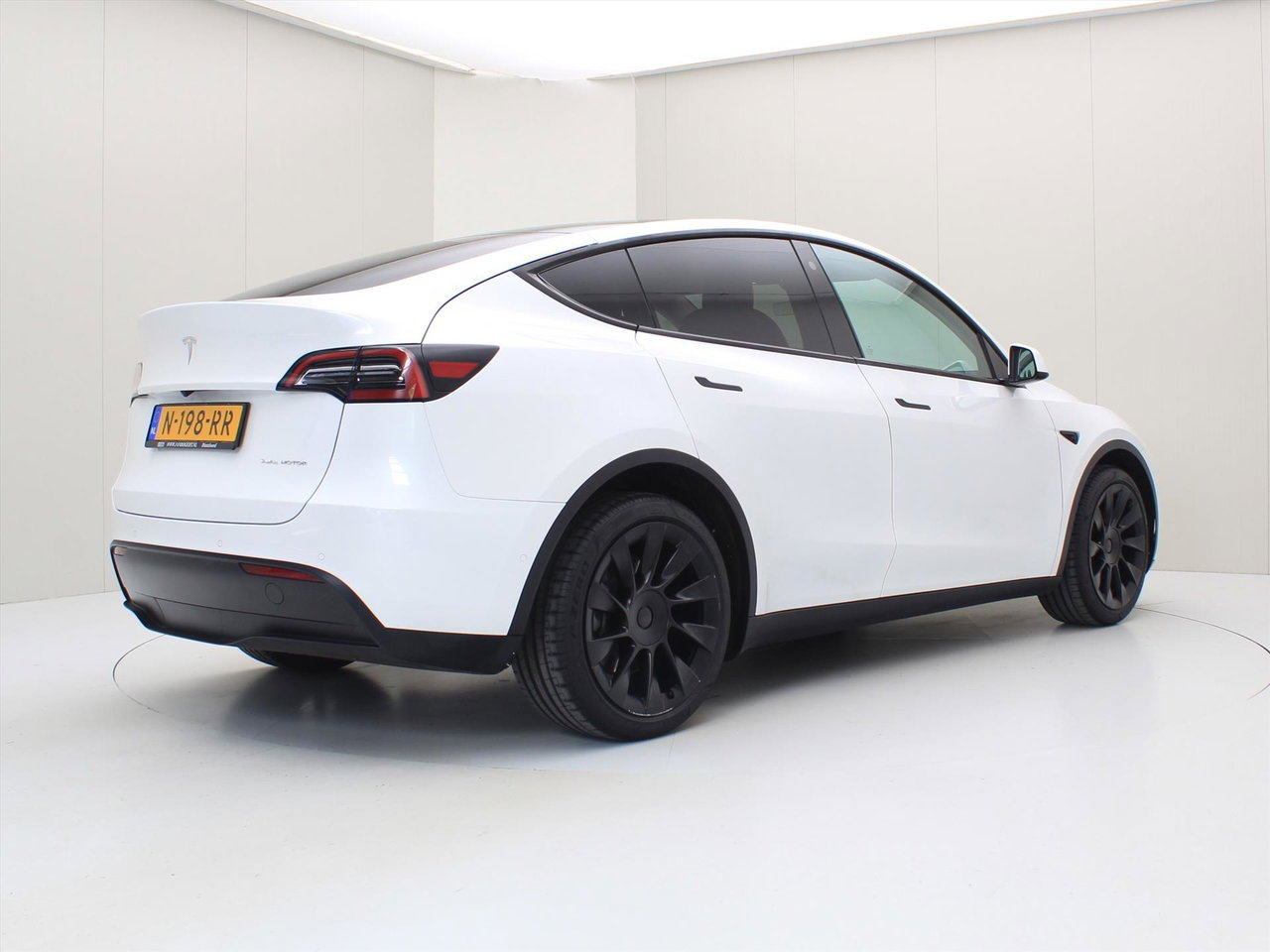 Tesla Model Y Long Range AWD 351pk [ AUTOPILOT+19 INCH+PREMIUM AUDIO ] 2