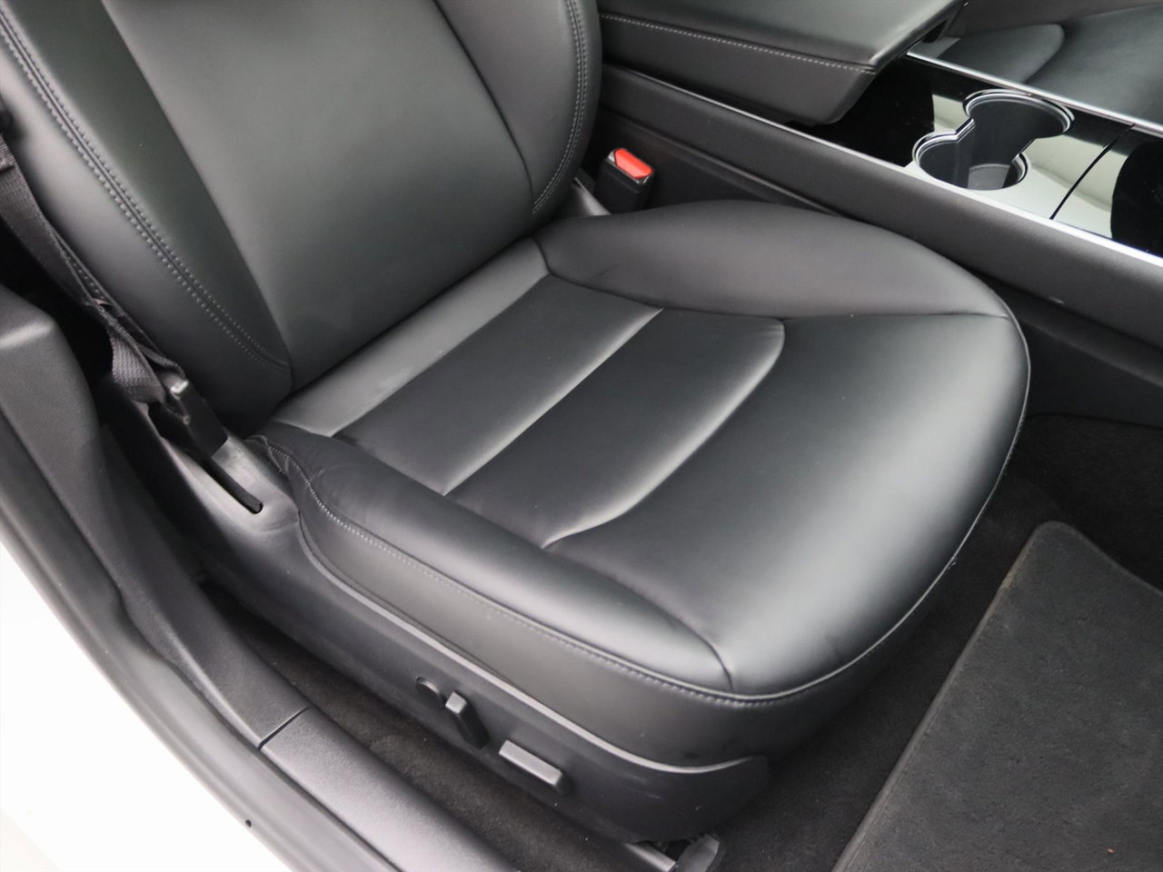 Tesla Model 3 Standard RWD Plus [ TREKHAAK+LFP-ACCU+AUTOPILOT+60 kWh+PREMIUM AUDIO ] 19