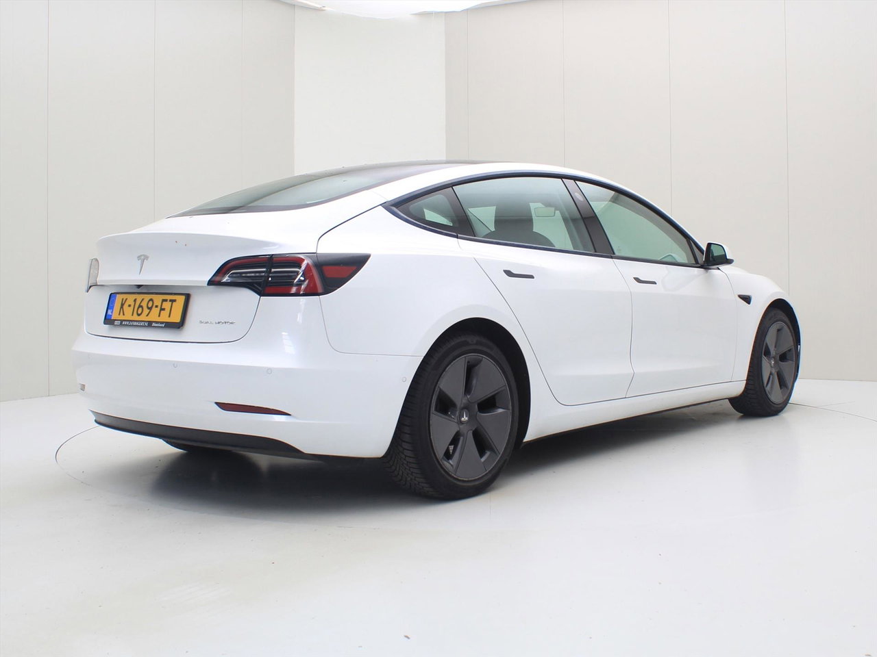 Tesla Model 3 Long-Range AWD 351pk 75 kWh 91.4% SoH FACELIFT [ WARMTEPOMP+AUTOPILOT+620KM WLTP+PREMIUM AUDIO ] 2