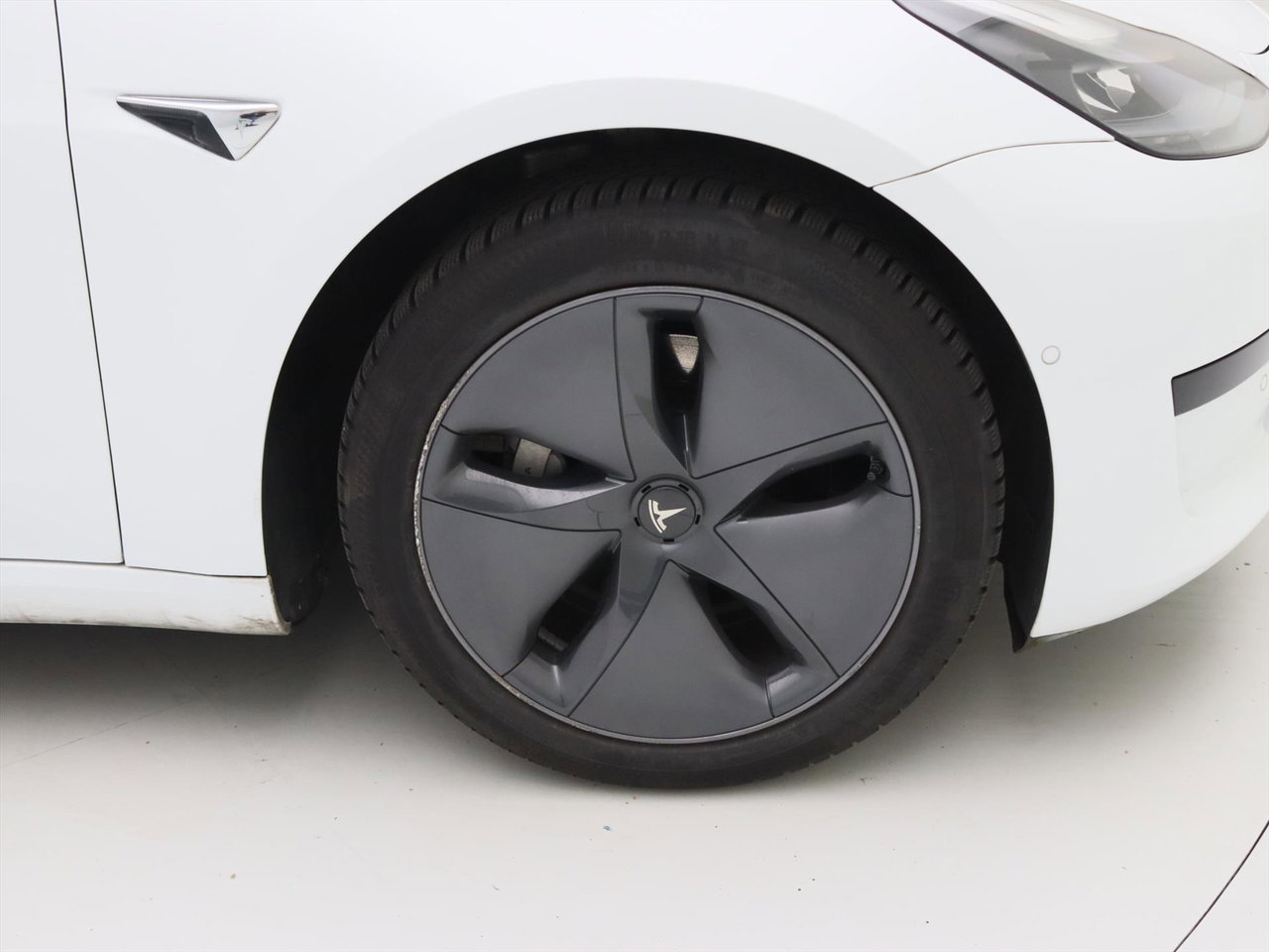 Tesla Model 3 Standard RWD Plus [ LFP-ACCU+AUTOPILOT+60 kWh+PREMIUM AUDIO ] 11