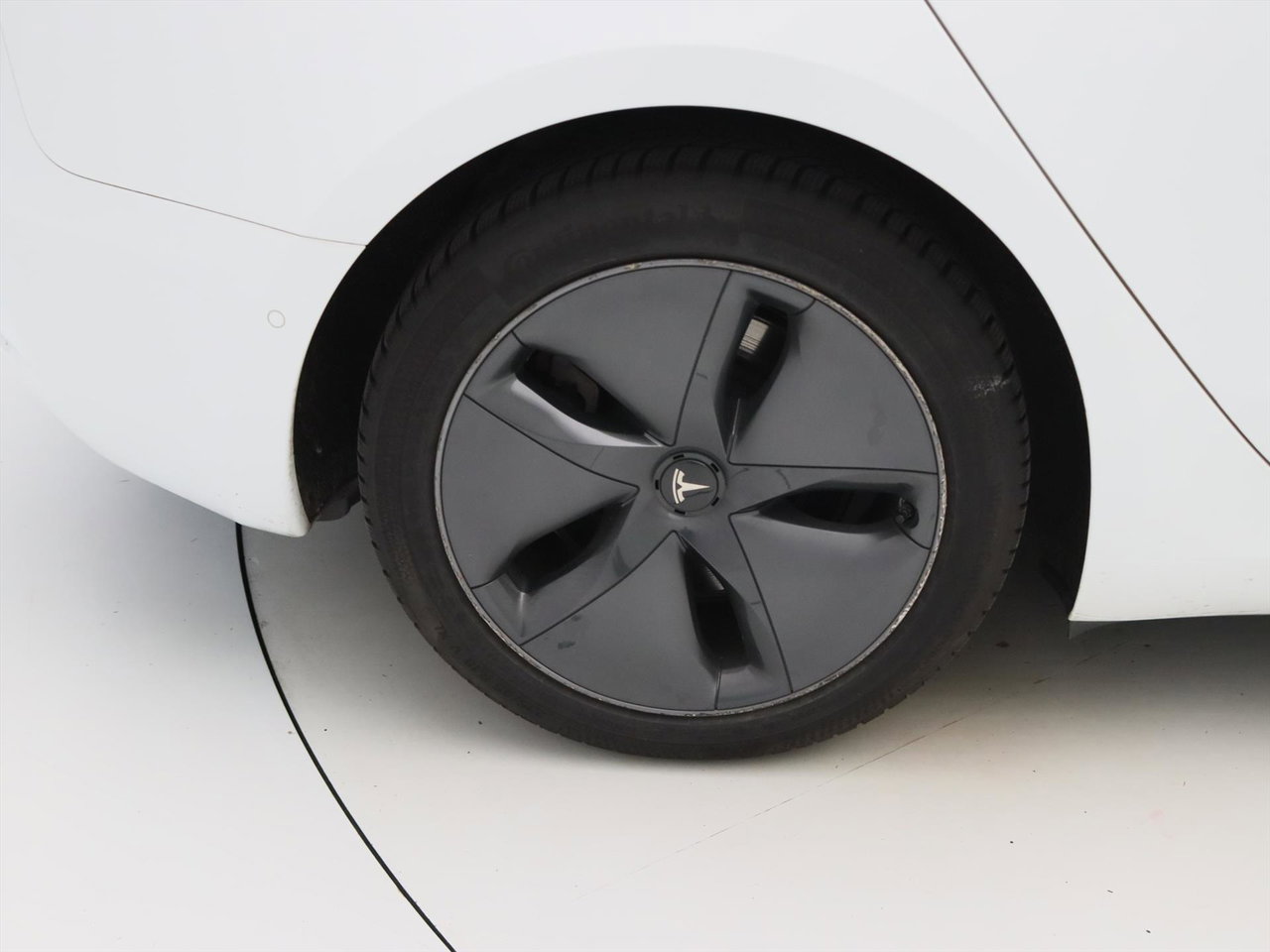 Tesla Model 3 Standard RWD Plus [ LFP-ACCU+AUTOPILOT+60 kWh+PREMIUM AUDIO ] 10