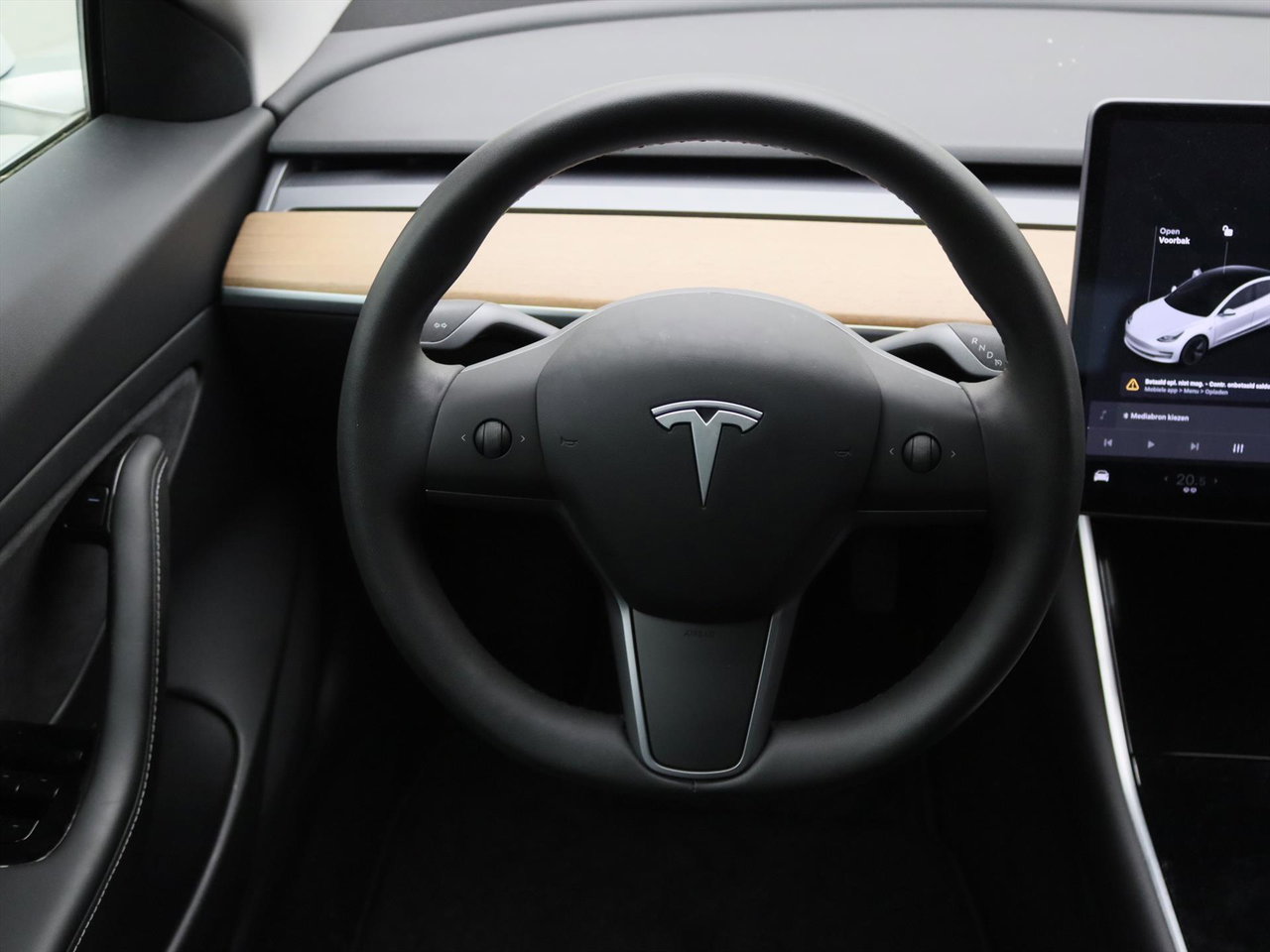 Tesla Model 3 Standard RWD Plus [ LFP-ACCU+AUTOPILOT+60 kWh+PREMIUM AUDIO ] 17