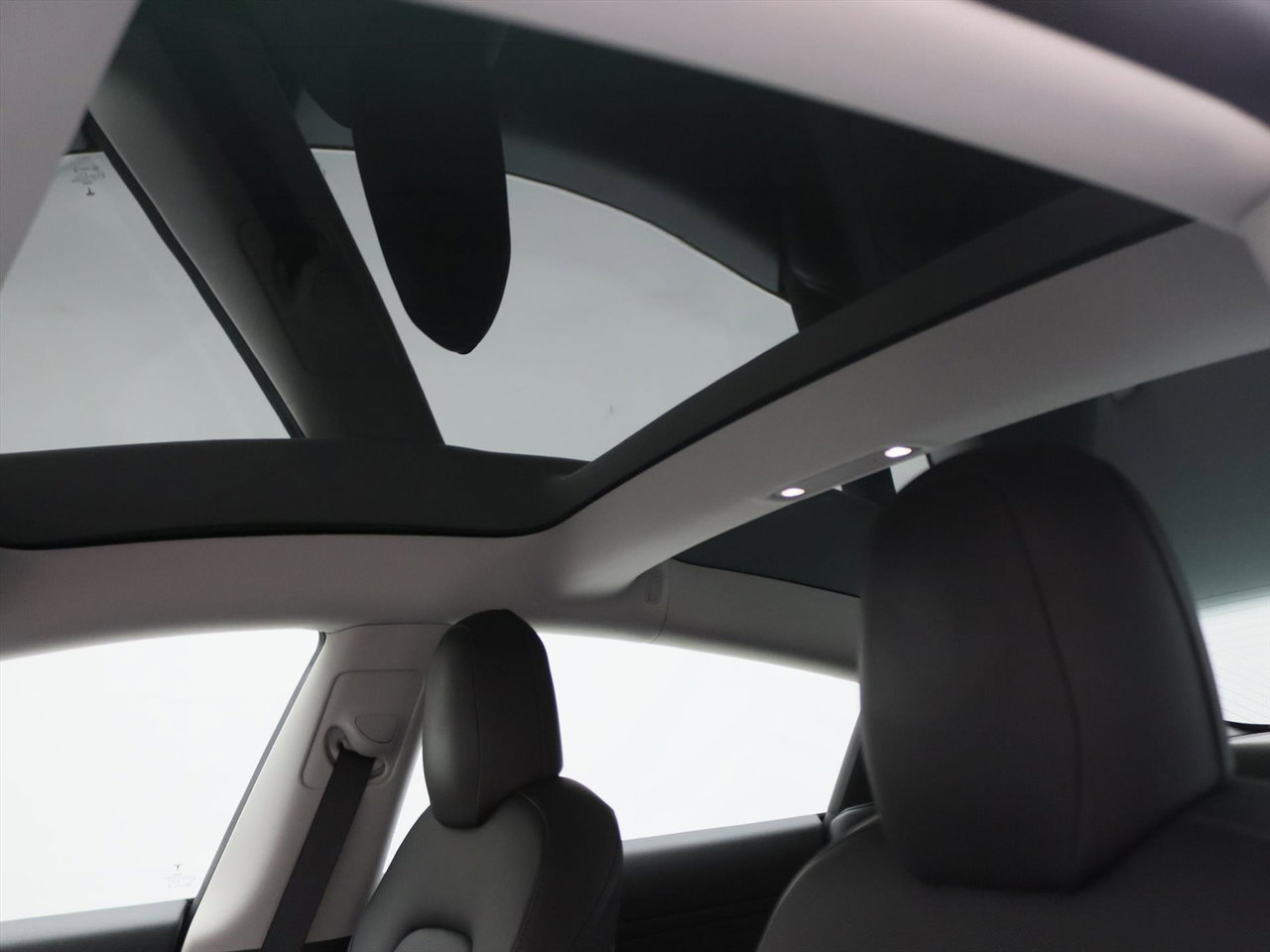 Tesla Model 3 Standard RWD Plus [ TREKHAAK+LFP-ACCU+AUTOPILOT+60 kWh+PREMIUM AUDIO ] 18