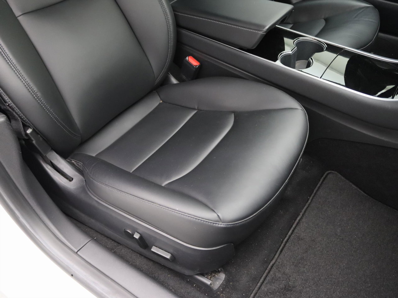 Tesla Model 3 Standard RWD Plus [ TREKHAAK+LFP-ACCU+AUTOPILOT+60 kWh+PREMIUM AUDIO ] 14