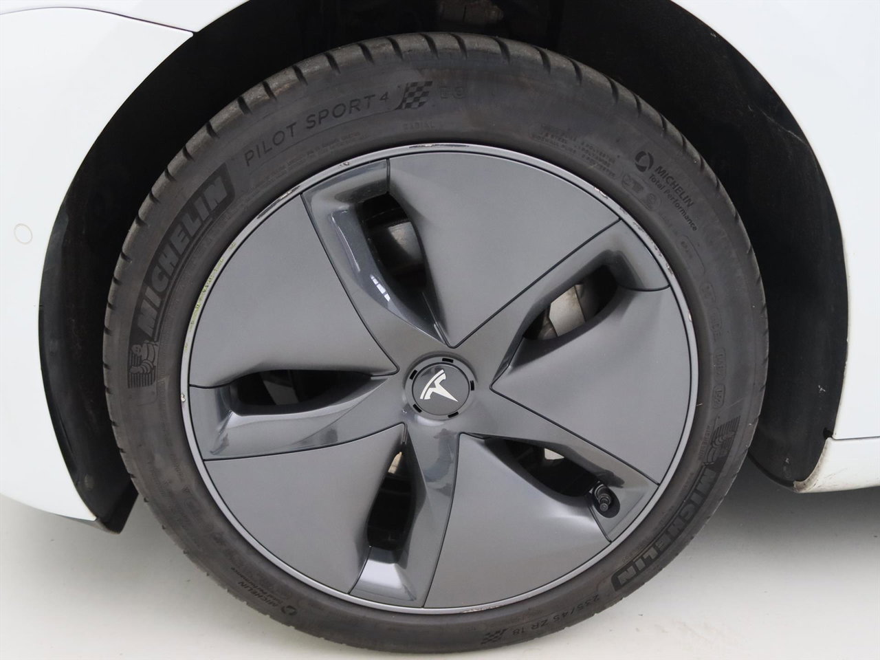 Tesla Model 3 Standard RWD Plus [ TREKHAAK+LFP-ACCU+AUTOPILOT+60 kWh+PREMIUM AUDIO ] 19