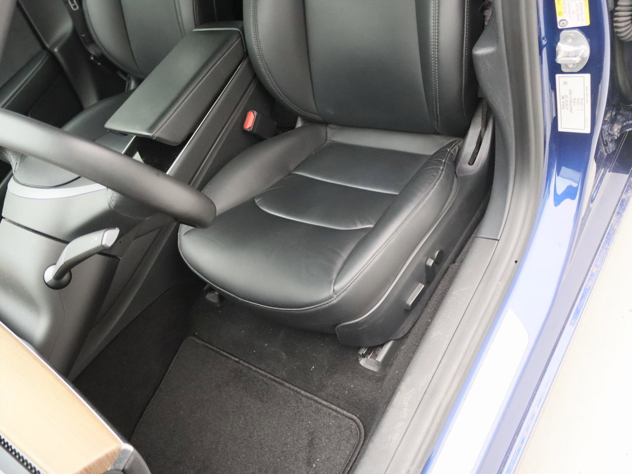Tesla Model 3 Standard RWD Plus [ LFP-ACCU+AUTOPILOT+60 kWh+PREMIUM AUDIO ] 17