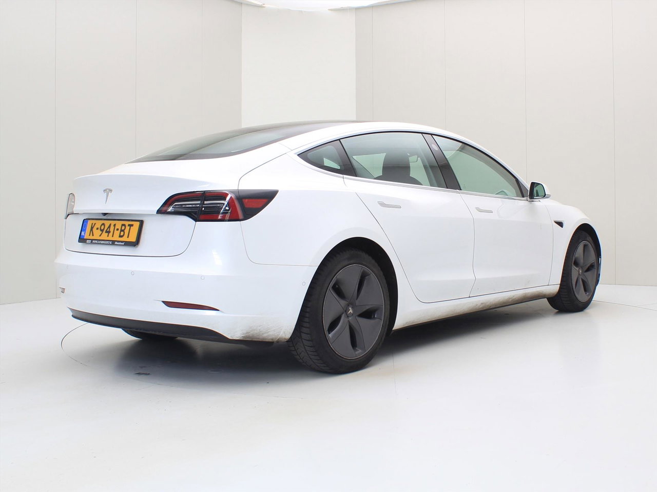 Tesla Model 3 Standard RWD Plus [ LFP ACCU+AUTOPILOT+60 kWh+PREMIUM AUDIO ] 2