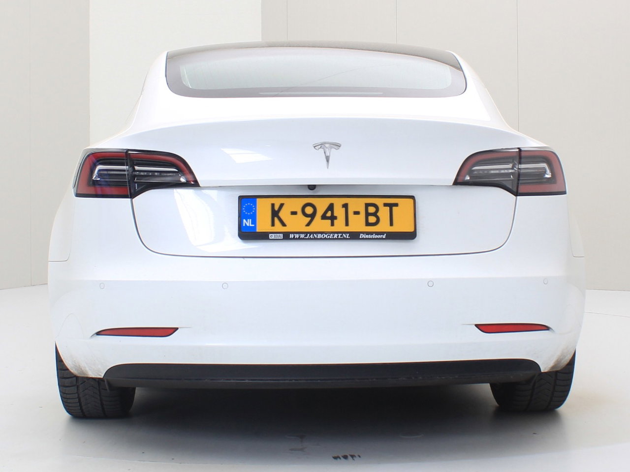 Tesla Model 3 Standard RWD Plus [ LFP ACCU+AUTOPILOT+60 kWh+PREMIUM AUDIO ] 6