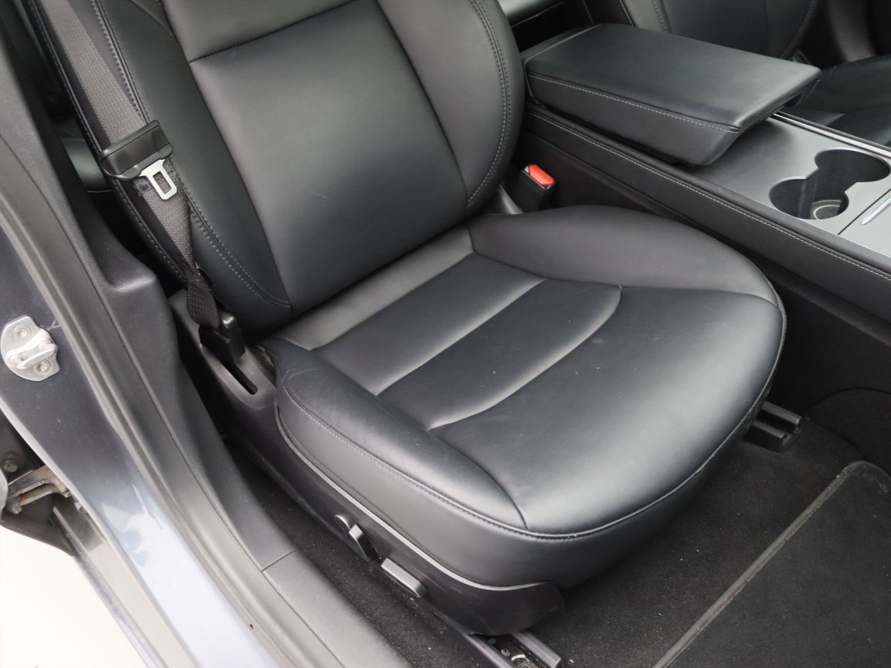 Tesla Model 3 Long-Range AWD 351pk 75 kWh FACELIFT [ WARMTEPOMP+AUTOPILOT+620KM WLTP+PREMIUM AUDIO ] 19