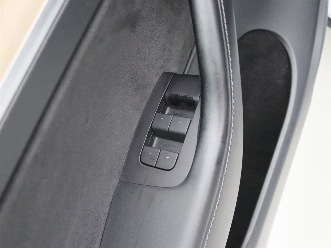 Tesla Model Y Long-Range AWD 351pk 75 kWh 87% SoH [ RYZEN AMD+AUTOPILOT+19 INCH+PREMIUM AUDIO ] 24