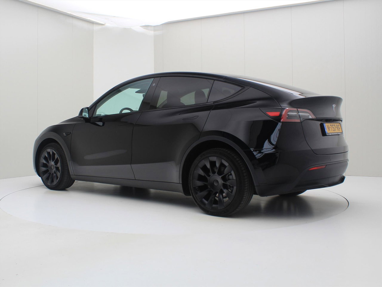 Tesla Model Y Long-Range AWD 351pk 75 kWh 90,7% SoH [ AUTOPILOT+20 INCH+533KM WLTP+PREMIUM AUDIO ] 3