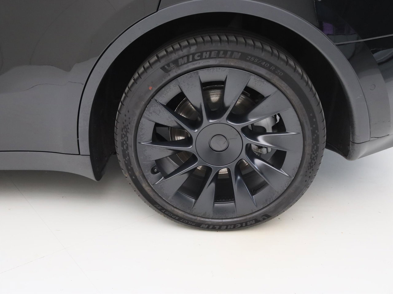 Tesla Model Y Long-Range AWD 351pk 75 kWh 90,7% SoH [ AUTOPILOT+20 INCH+533KM WLTP+PREMIUM AUDIO ] 22