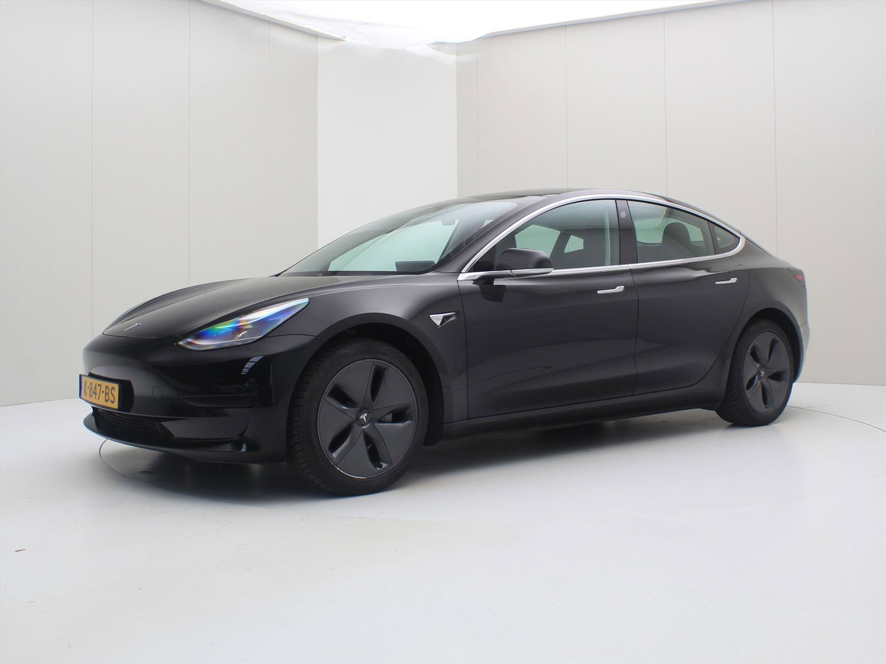 Tesla Model 3 Standard RWD Plus [ LFP-ACCU+AUTOPILOT+60 kWh+PREMIUM AUDIO ] 7