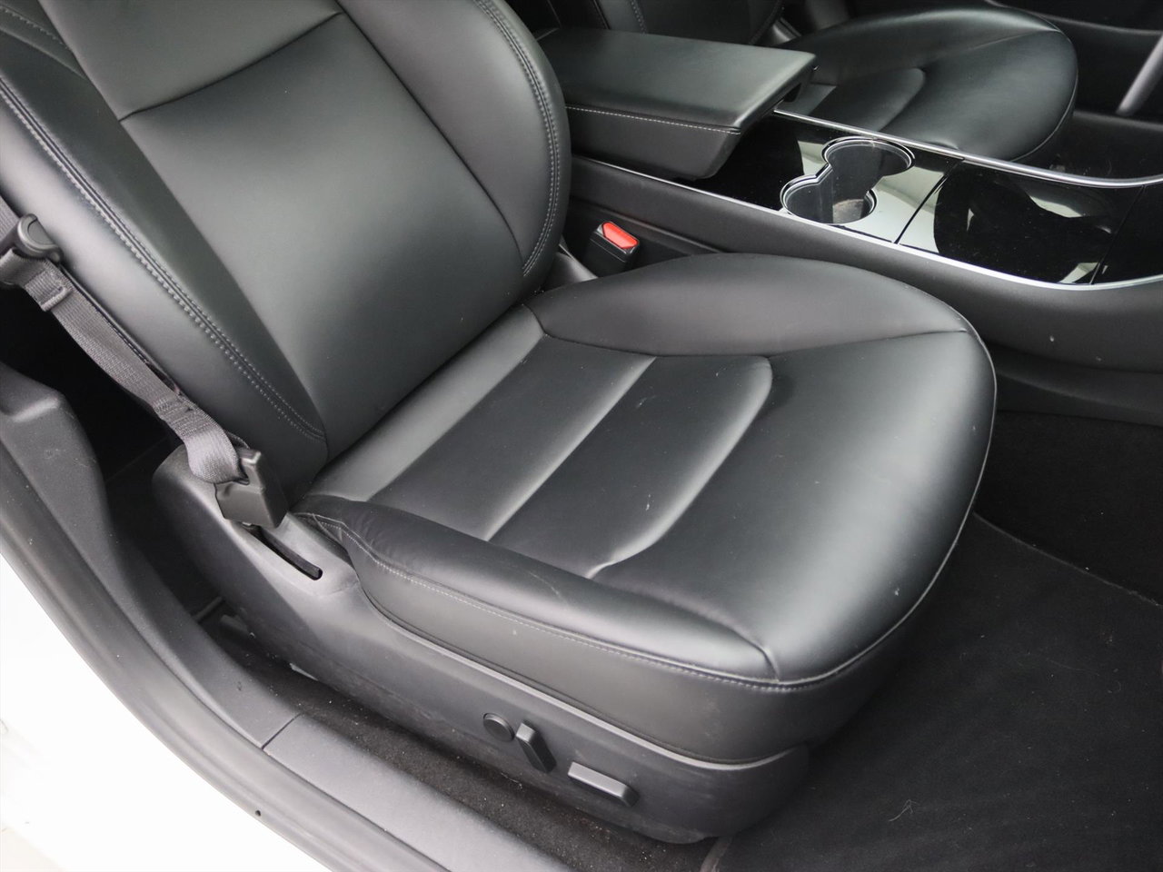 Tesla Model 3 Standard RWD Plus [ LFP-ACCU+AUTOPILOT+19 INCH+PREMIUM AUDIO ] 17