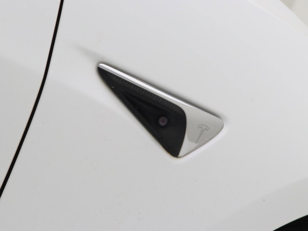 Tesla Model 3 Standard RWD Plus [ LFP-ACCU+AUTOPILOT+19 INCH+PREMIUM AUDIO ] 11