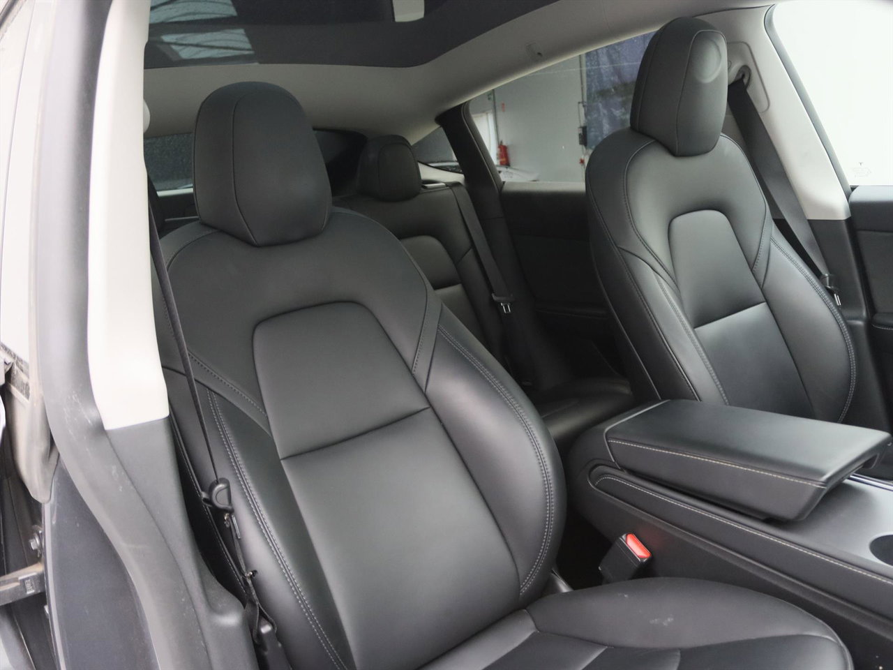 Tesla Model Y Long Range AWD 75kWh 351pk AMD RYZEN [AUTOPILOT+20 INCH+PREMIUM AUDIO ] 16