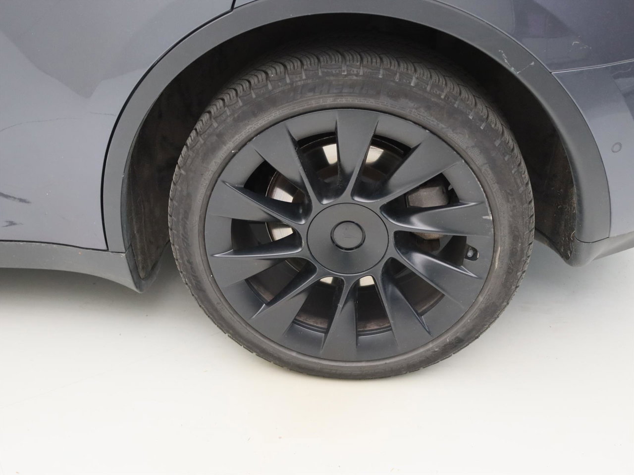 Tesla Model Y Long Range AWD 75kWh 351pk AMD RYZEN [AUTOPILOT+20 INCH+PREMIUM AUDIO ] 12