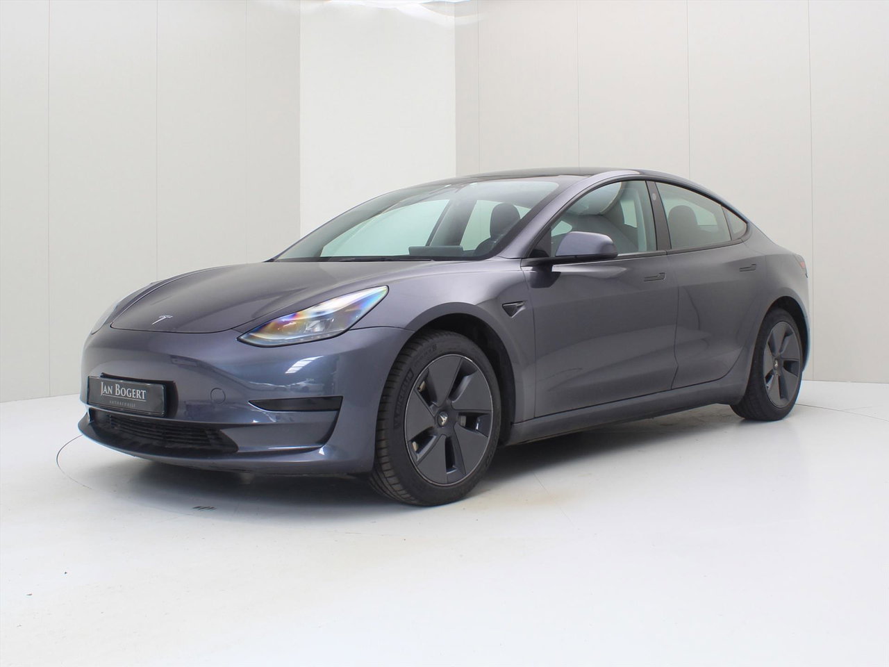 Tesla Model 3 Standard RWD Plus UPGRADE 92,4 % Soh [ AMD RYZEN+LFP-ACCU+WARMTEPOMP+AUTOPILOT+60 kWh+PREMIUM AUDIO ]