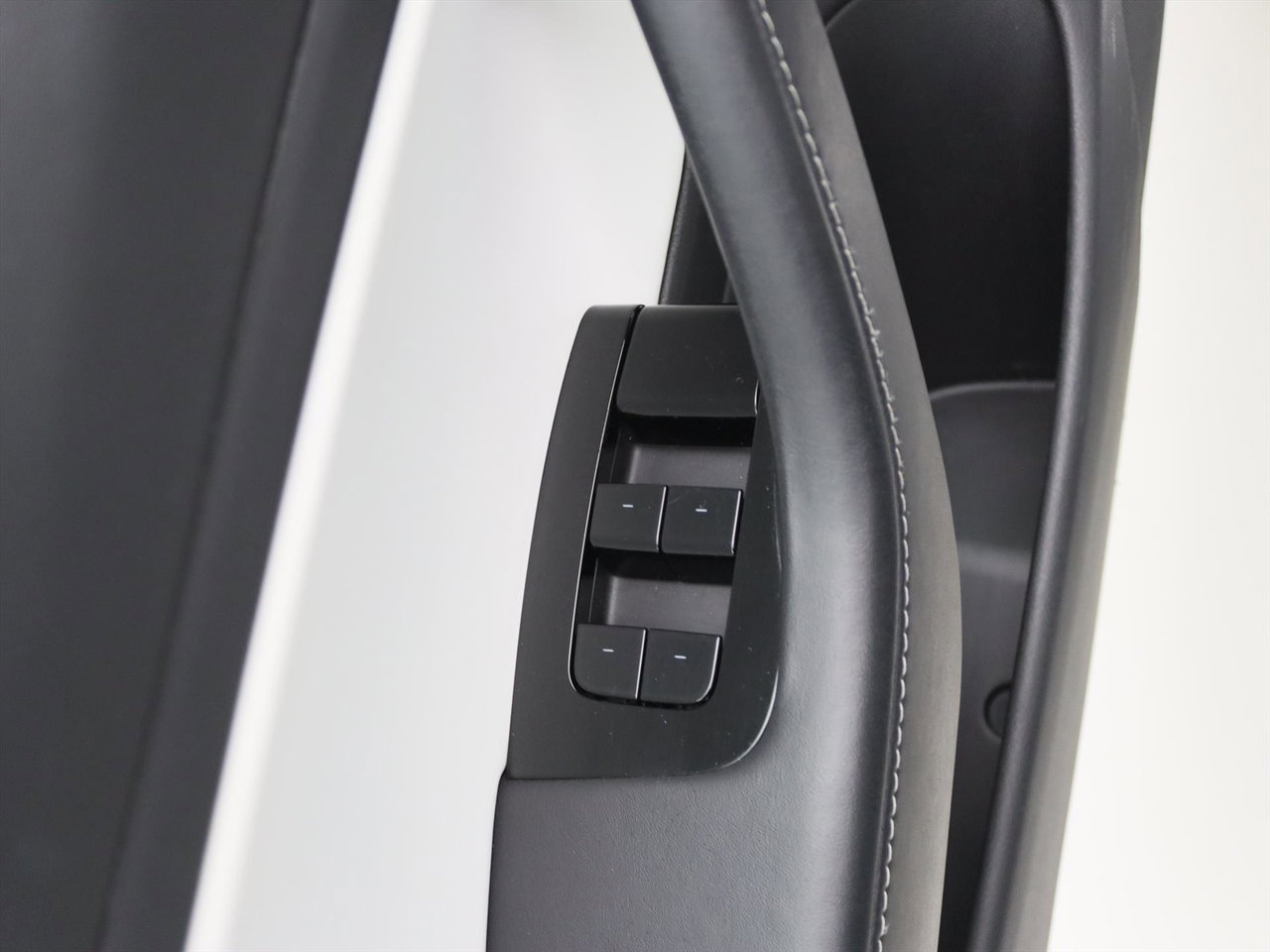 Tesla Model 3 Long-Range AWD 351pk 75 kWh [ TREKHAAK+WIT LEDER+AUTOPILOT+19 INCH+PREMIUM AUDIO ] 24