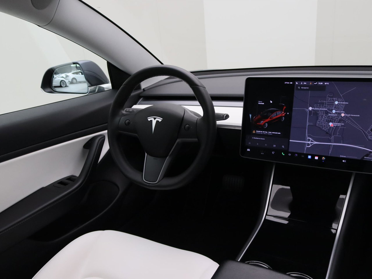 Tesla Model 3 Long-Range AWD 351pk 75 kWh [ TREKHAAK+WIT LEDER+AUTOPILOT+19 INCH+PREMIUM AUDIO ] 18