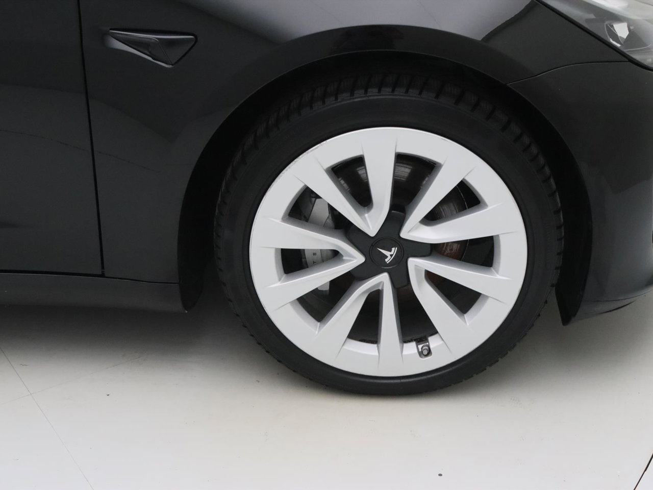 Tesla Model 3 Standard RWD Plus FACELIFT [ WARMTEPOMP+AUTOPILOT+60 kWh+PREMIUM AUDIO ]